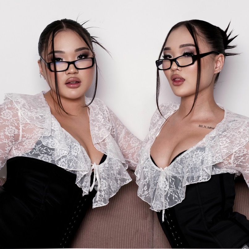 Kagiris Twins profile