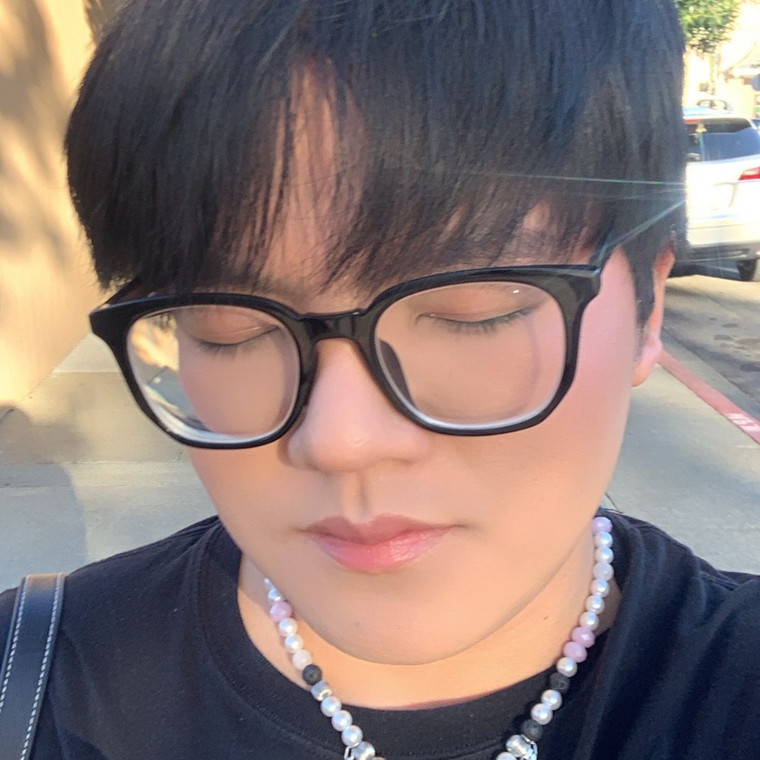 ✧ e v a n ✧ profile